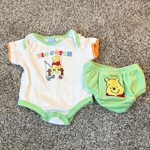 Winnie the Pooh Vintage Disney Outfit Bodysuit and Shorts Set Fishing Size 6-9M